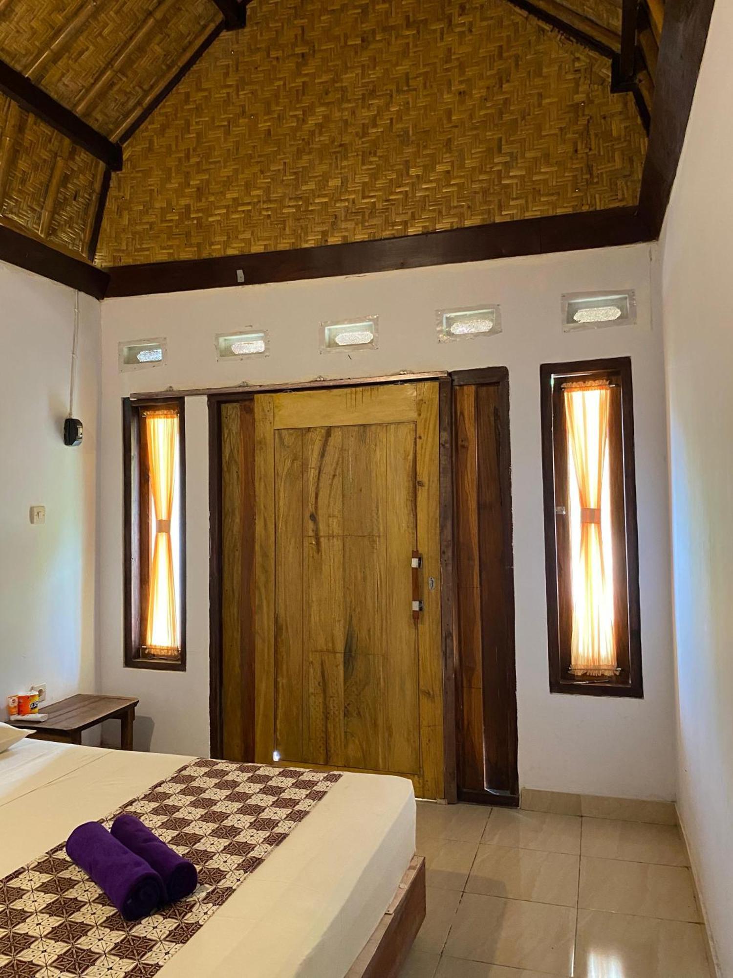 Diki Bungalows Kuta  Exterior foto